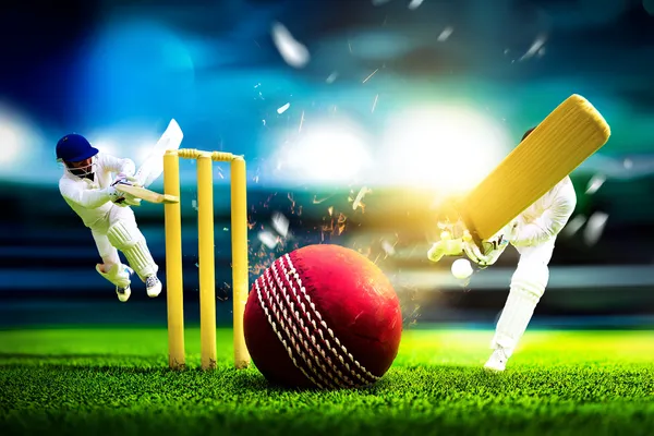 Uma mulher sorrindo perto de máquinas caça-níqueis brilhantes com símbolos de sorte, mostrando as emocionantes opções de slots do 7KBT.