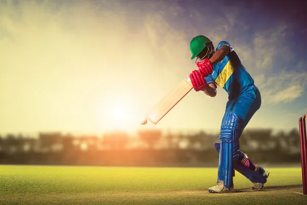 Um laptop brilhando com uma tela de login em um ambiente minimalista, simbolizando o sistema de acesso protegido do 7KBT.